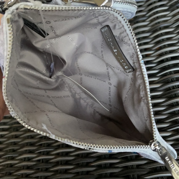 Michael Kors Jet Set Girls Wristlet Trio - Picture 14 of 16